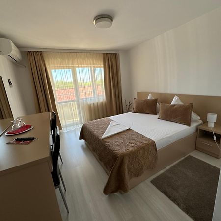 Fast Airport Accomodation Otopeni Ngoại thất bức ảnh