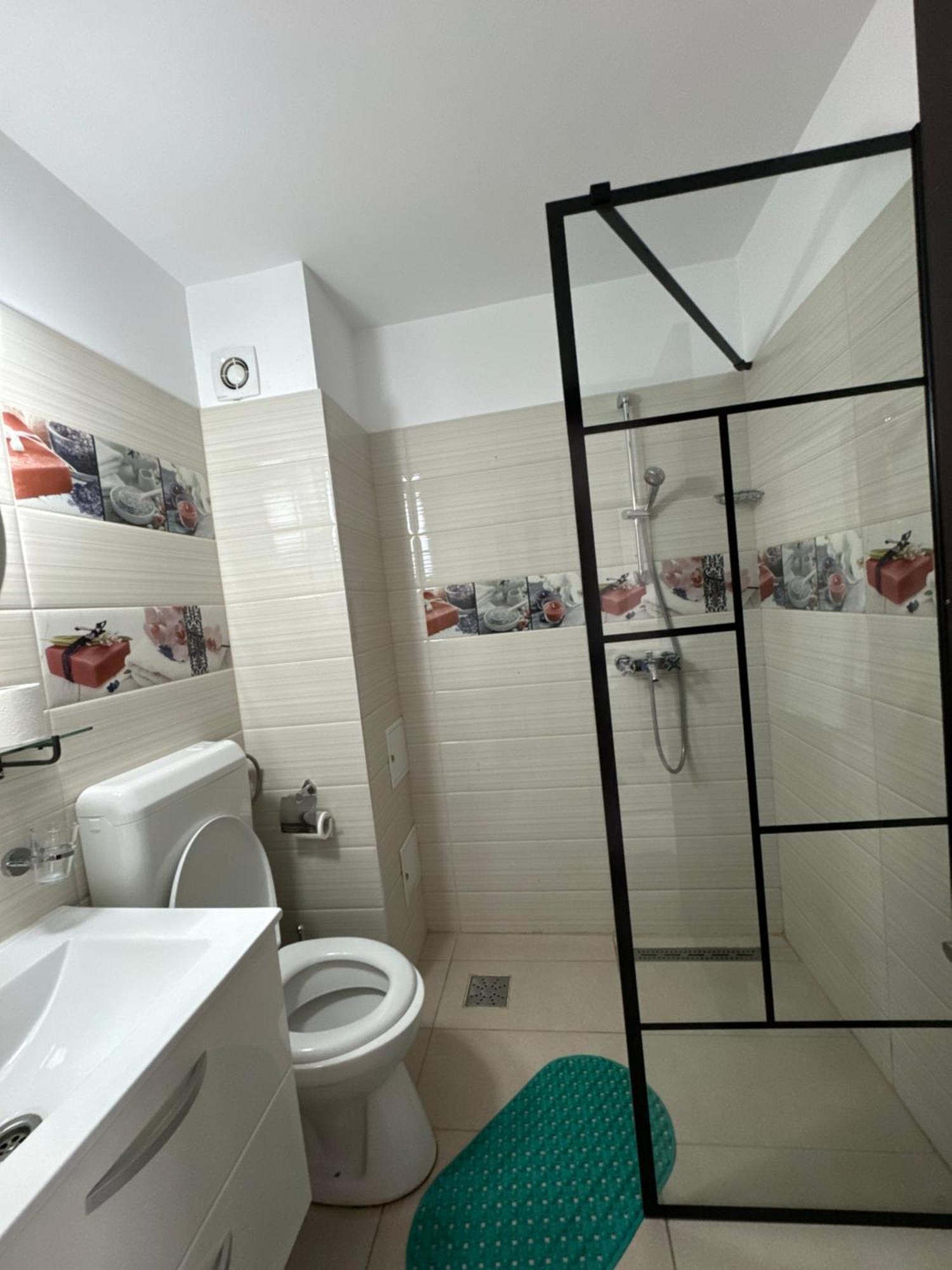 Fast Airport Accomodation Otopeni Ngoại thất bức ảnh