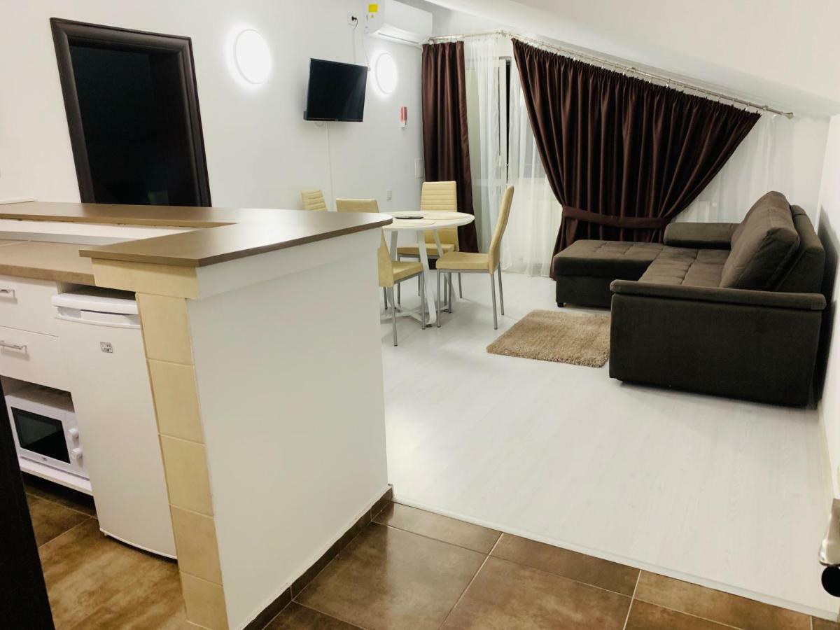 Fast Airport Accomodation Otopeni Ngoại thất bức ảnh