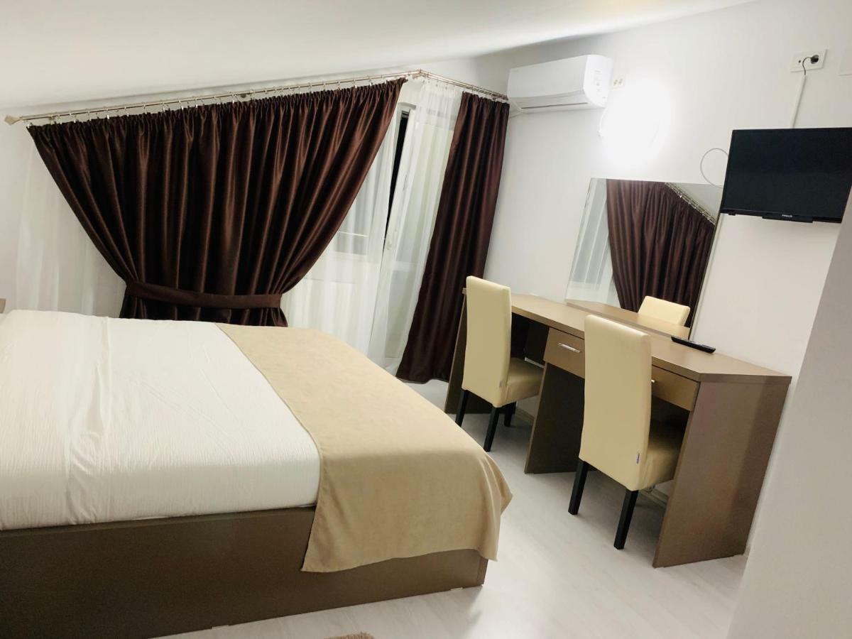 Fast Airport Accomodation Otopeni Ngoại thất bức ảnh
